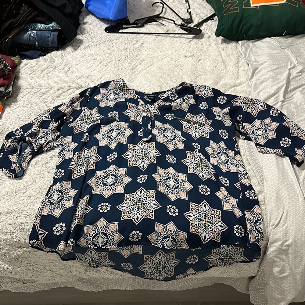 Rue21 White and Gray Boxy 3/4 Sleeve Blouse